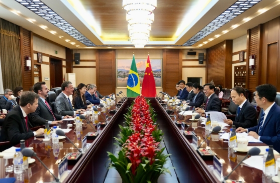 韩俊分别会见沙特阿拉伯王国环境水利农业大臣和巴西农业和畜牧业部部长2 韩俊分别会见沙特阿拉伯王国环境水利农业大臣和巴西农业和畜牧业部部长2
