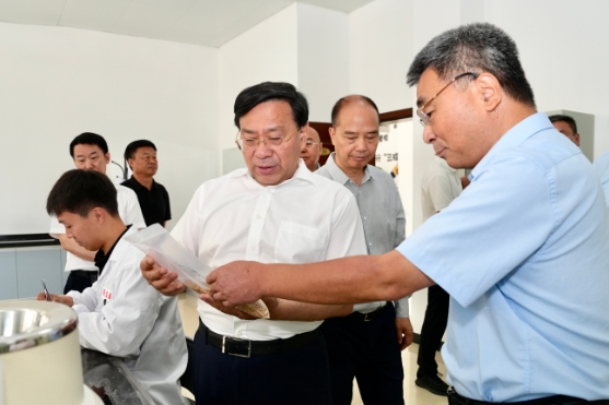 韩俊在河南河北调研时强调 扎实推进粮油作物大面积单产提升行动 全力以赴夯实全年粮食丰收基础3 韩俊在河南河北调研时强调 扎实推进粮油作物大面积单产提升行动 全力以赴夯实全年粮食丰收基础3